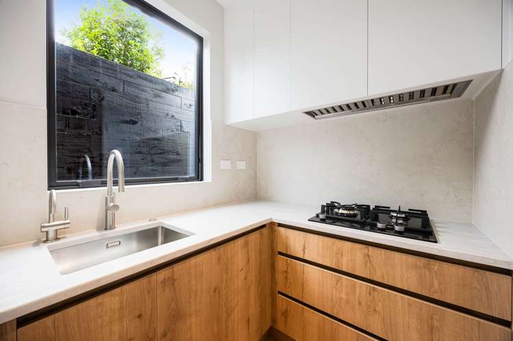 2/520 Beach Road Murrays Bay_10