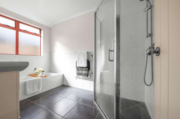 1 Farleigh Close Huntington_17