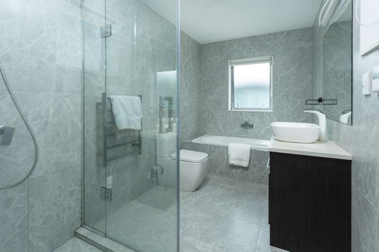 97A Sunrise Avenue Murrays Bay_18