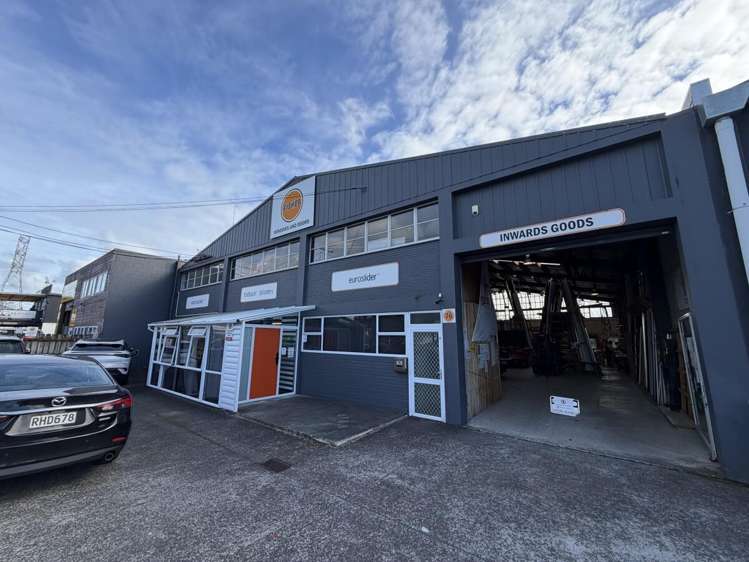 76 Delta Avenue New Lynn_1