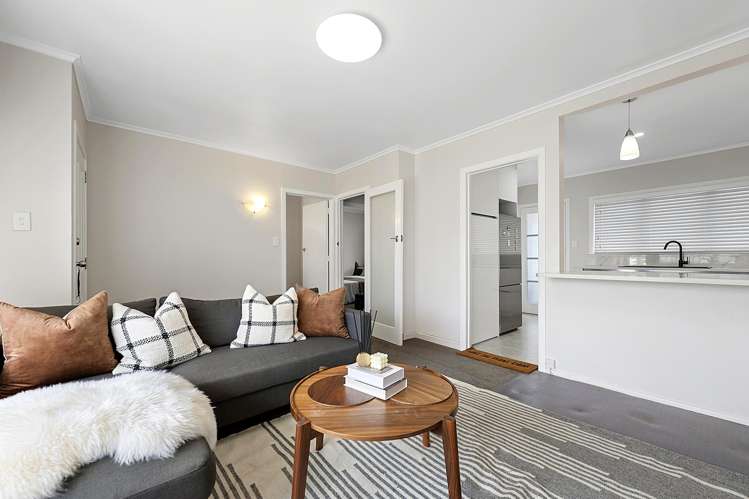 2/56a Taharoto Road Takapuna_3