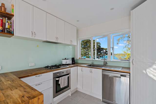 The Cottage/49a Chatham Avenue Paremoremo_2