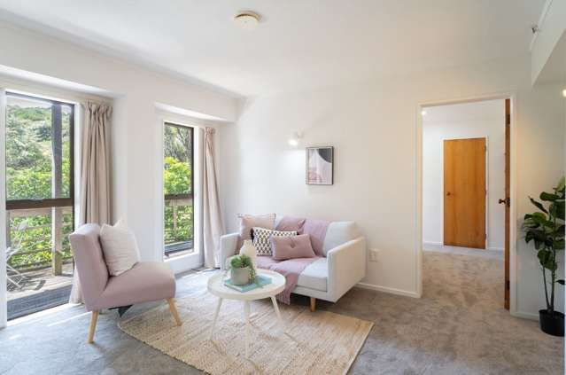Charming Unit in Plimmerton's Heart
