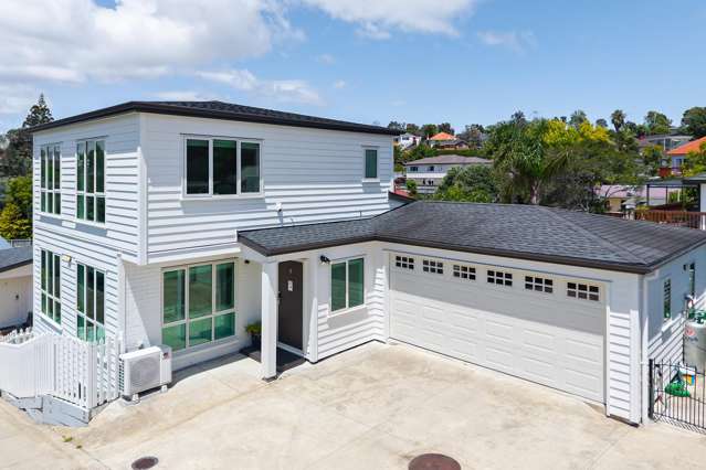 FLEXIBLE FAMILY LIVING WITH SPACE TO GROW!