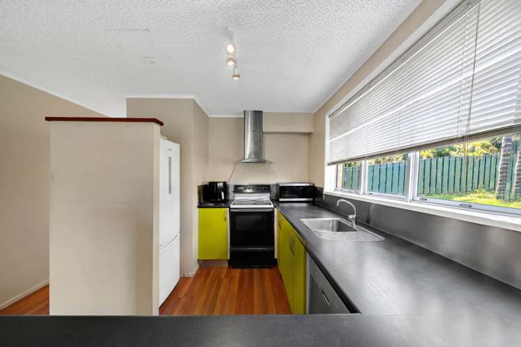 8 Goad Crescent Hillsborough_26