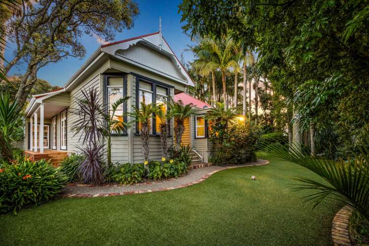 1A Summit Drive Mt Albert_12