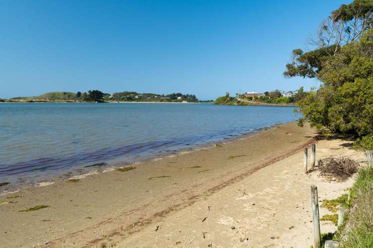 1372 Coast Road Karitane_24