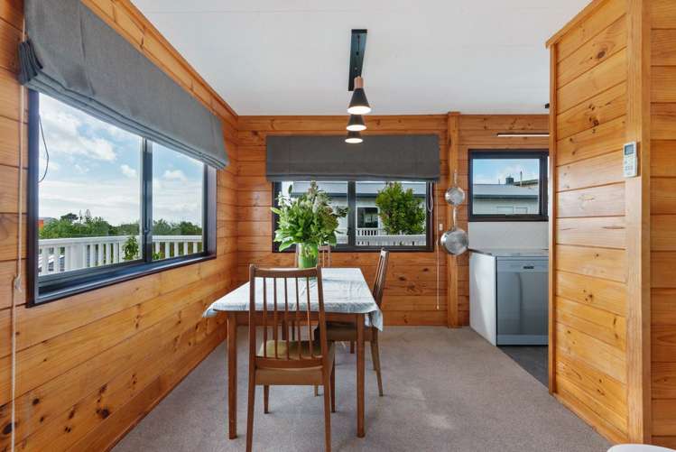 21b Rishworth Avenue Stanmore Bay_11