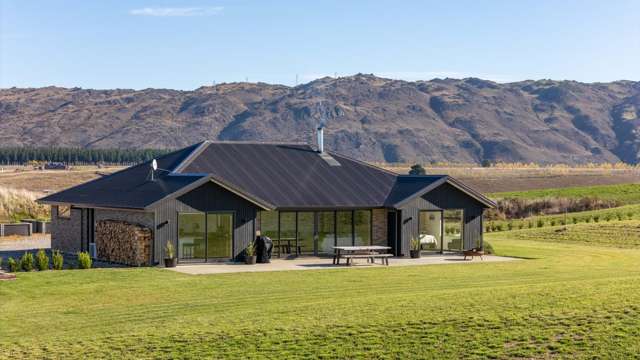 4 Skeena Way Waikerikeri_1