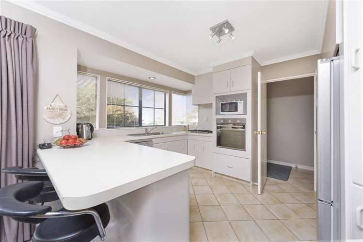 17 Bayfair Drive Mount Maunganui_6