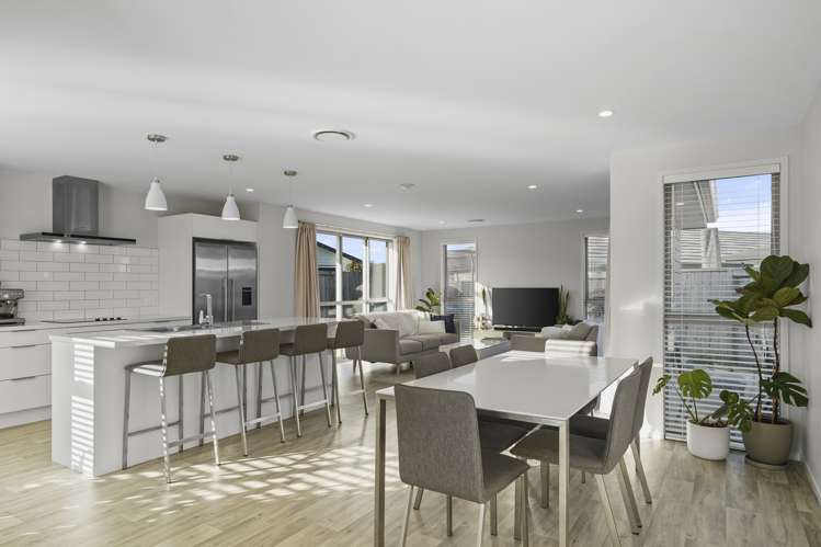 37 Kahuparere Crescent Pyes Pa_1