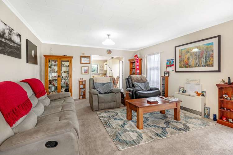 5 Chertsey Court Roslyn_7