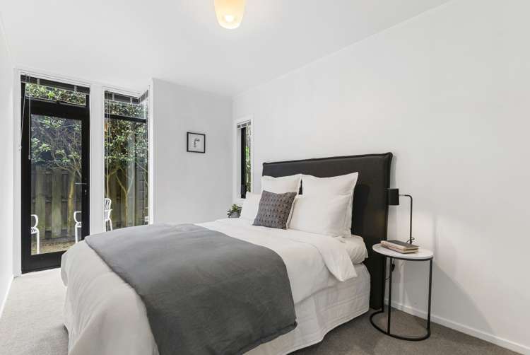 2/114 Landscape Road Mount Eden_11