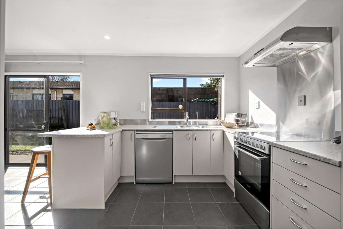 2/20 Alexander Street_1