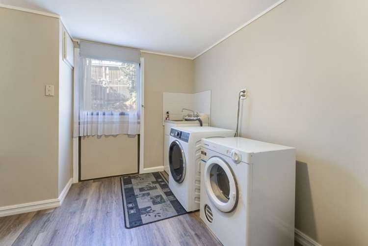 8 Newall Avenue Stoke_19