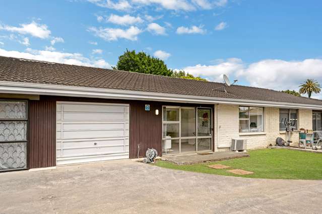 FIRST HOME OR DOWNSIZE - THIS ONE TICKS THE BOXES!