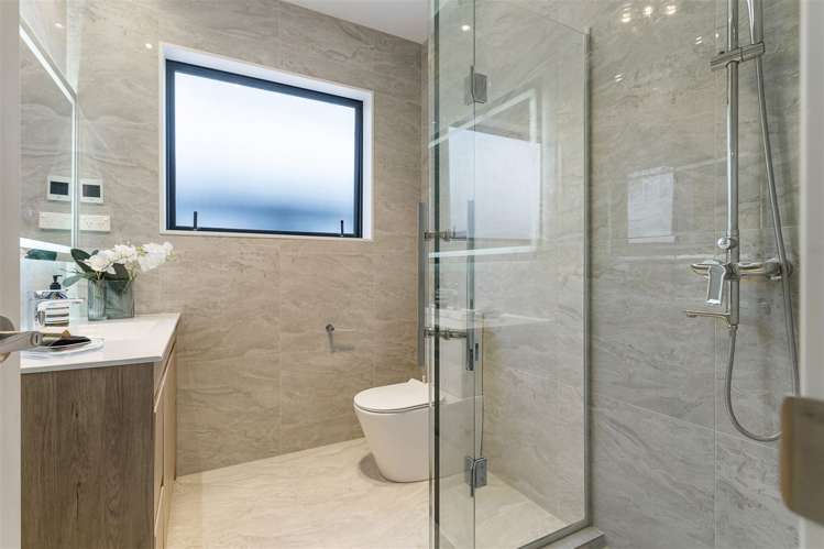 26 Gospel Heights Flat Bush_12