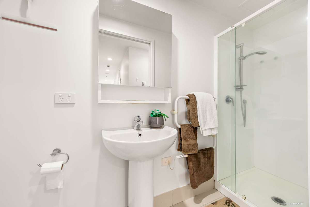 1302/36 Eden Crescent_3