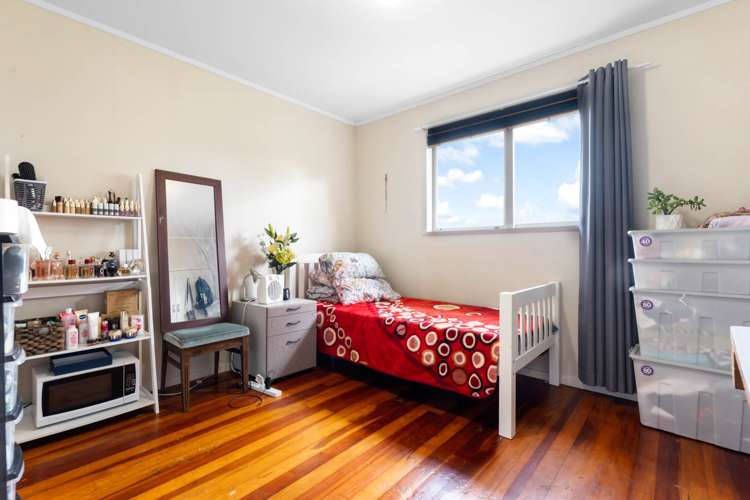 90 Riverpark Crescent Henderson_13