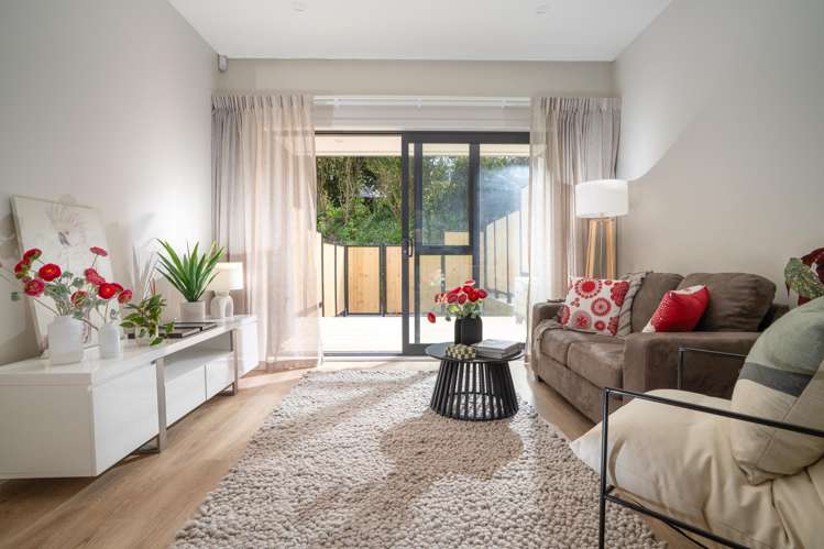 2/61 Madras Street_5