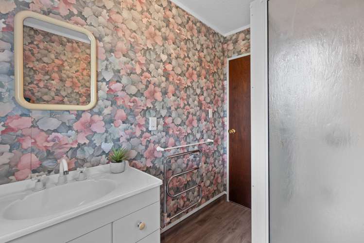 90 Churchill Drive Taradale_8