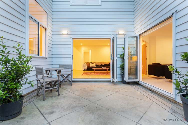 32 Chamari Close Titirangi_14