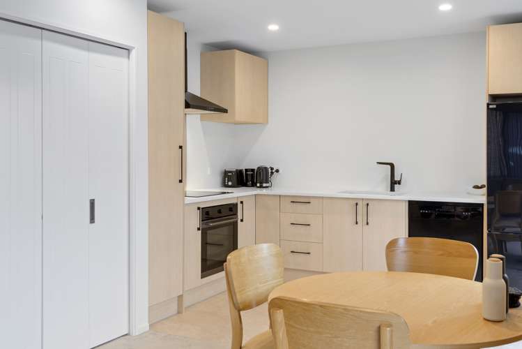 2/407 Hereford Street Linwood_6