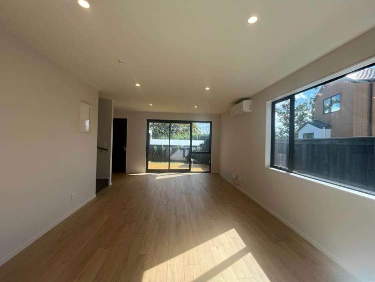 44D Sylvan Crescent Te Atatu South_3