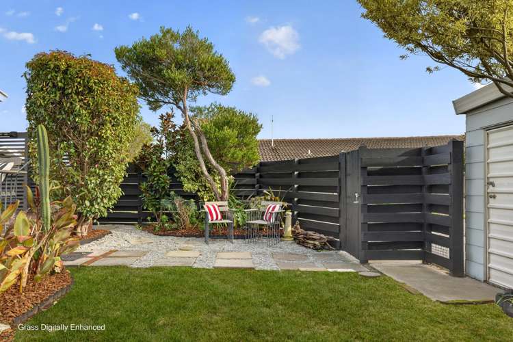 2/146 Beach Road North New Brighton_23