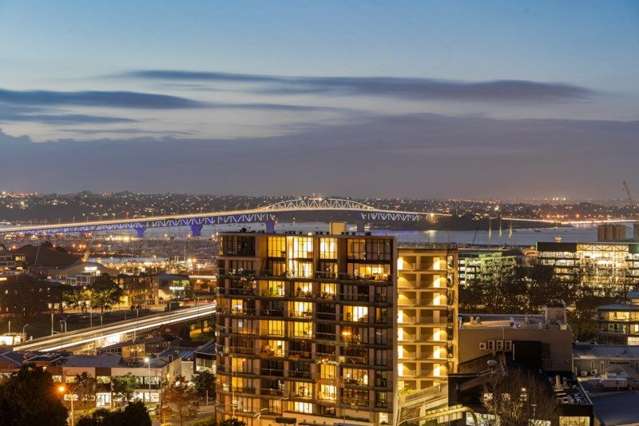 Panoramic City & Harbour Views, 1 Bedroom, 1 Study