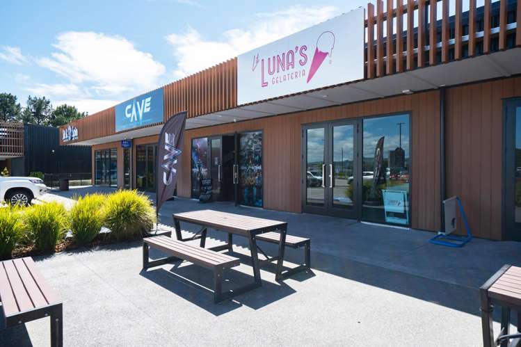 650 Lake Terrace Wharewaka_27