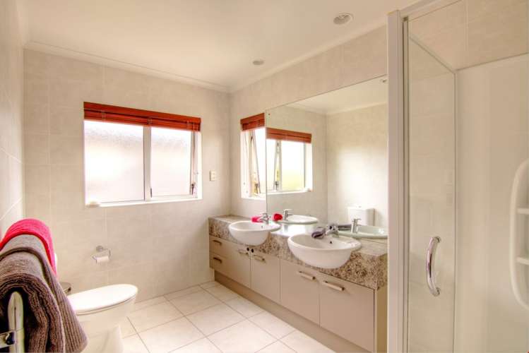 72 Pine Harbour Parade Beachlands_13