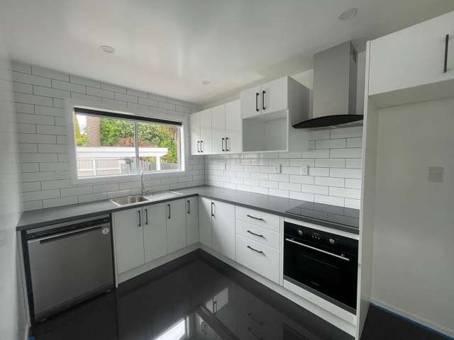 2/5 Charles Street Belmont_2