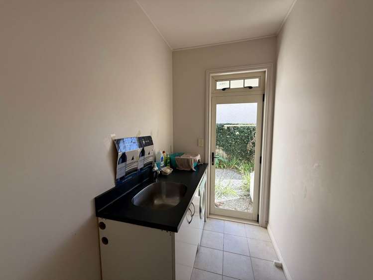 10 Villa Court Eastern Beach_6