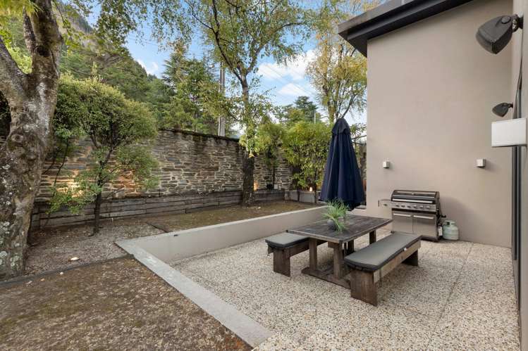 42A Man Street Queenstown_11