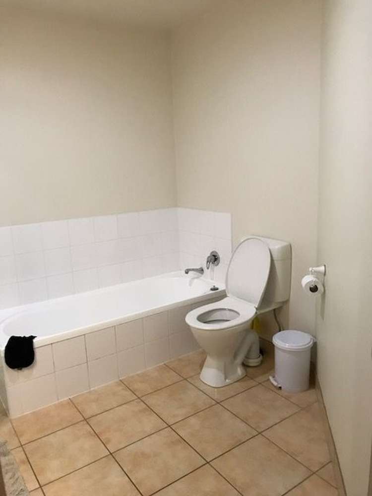 22 Baulcomb Parade Windsor Park_18