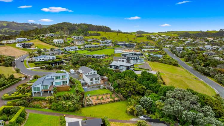 126-128 Lax Crescent Leigh_70