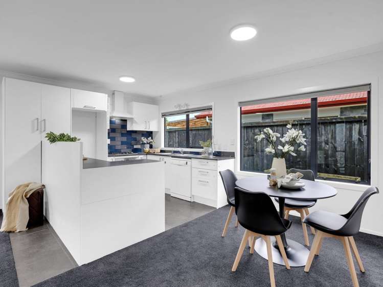 8 Harvard Court Melville_6