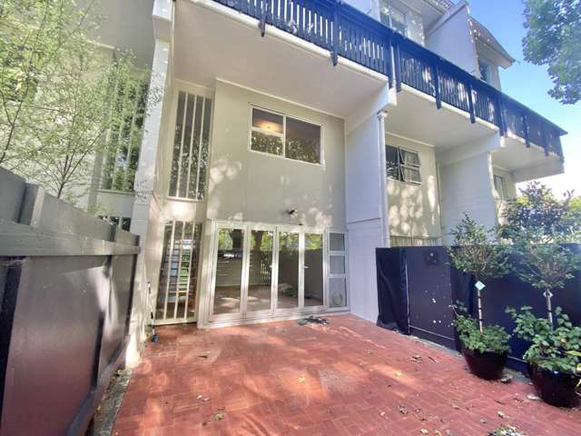 8/145 Howe Street Freemans Bay_1