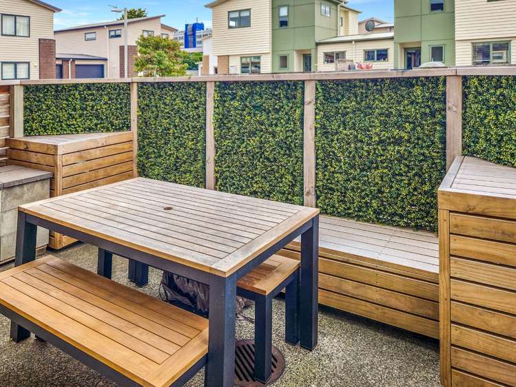 20 Latimer Way Petone_13