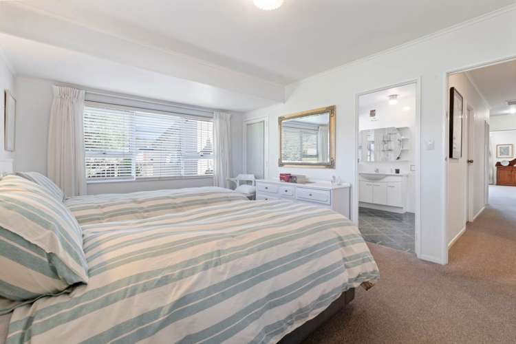 32 Fielding Crescent Farm Cove_10