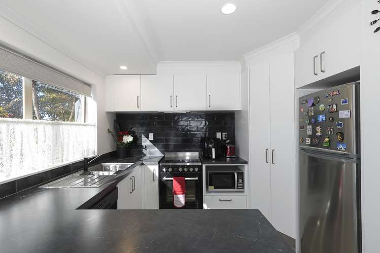 7 Meadowland Street Matua_5