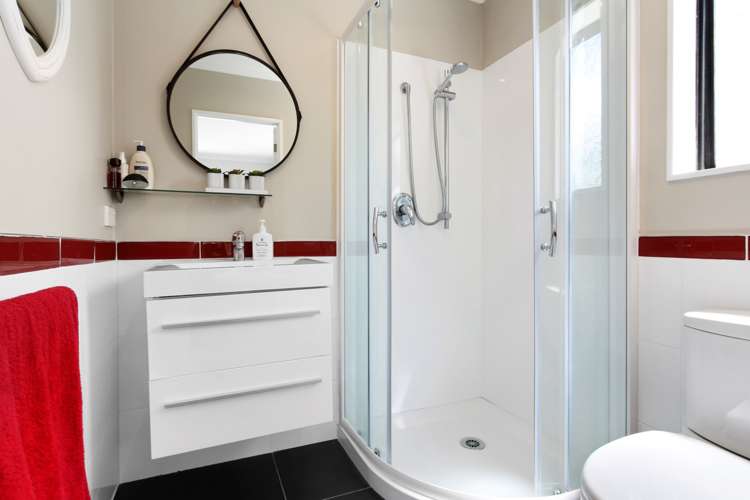 2/14a Sunnyview Avenue Cockle Bay_16