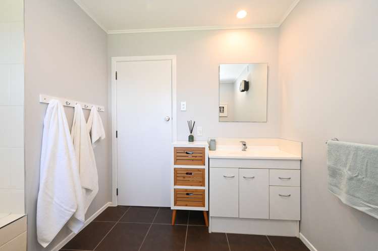 17 Henley Crescent Pirimai_13