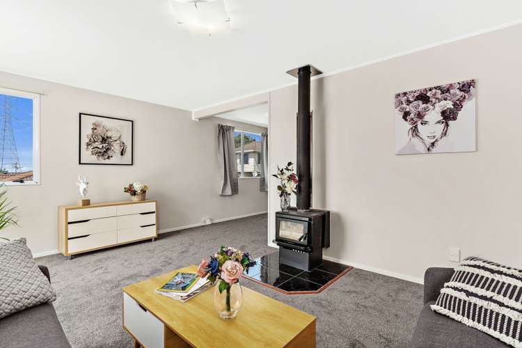 24 Halloran Place Massey_14