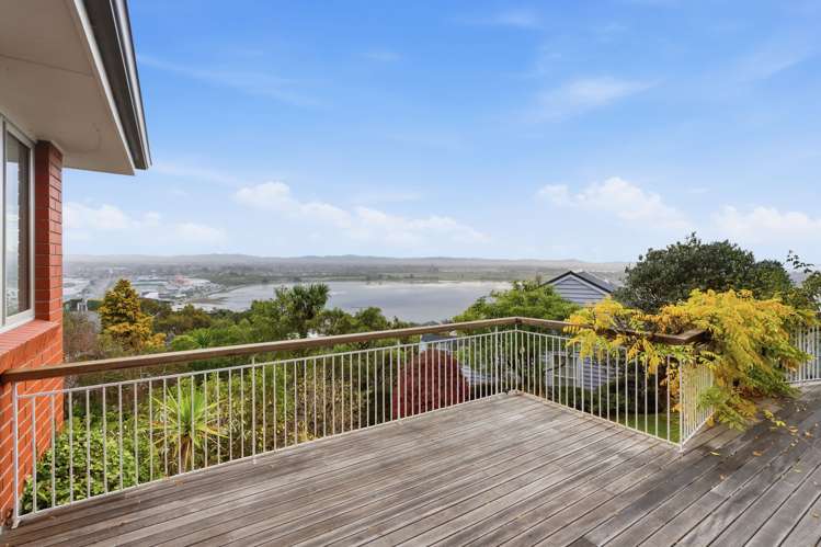 39 Te Awakura Terrace Mount Pleasant_13
