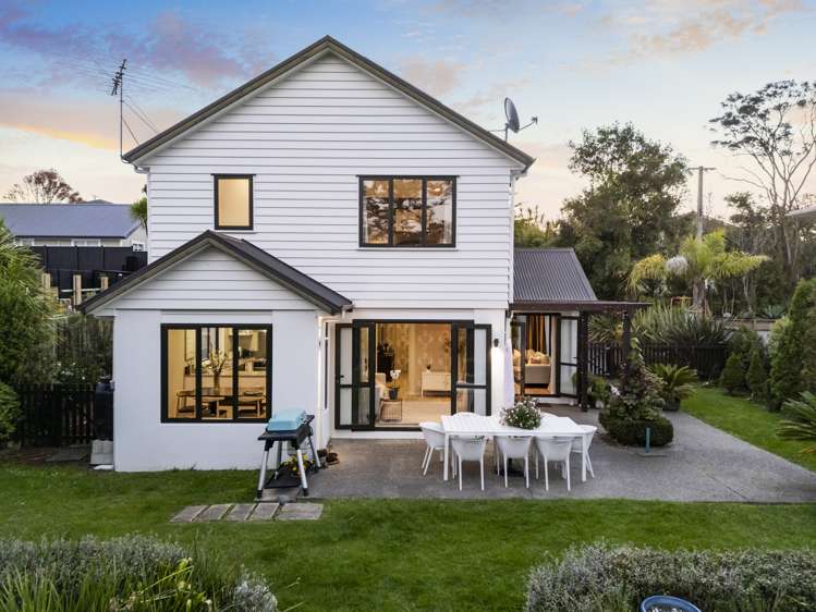 33 Roland Road Greenhithe_5