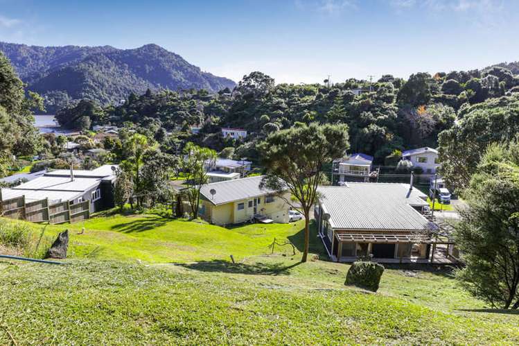 39 Foster Avenue Huia_3