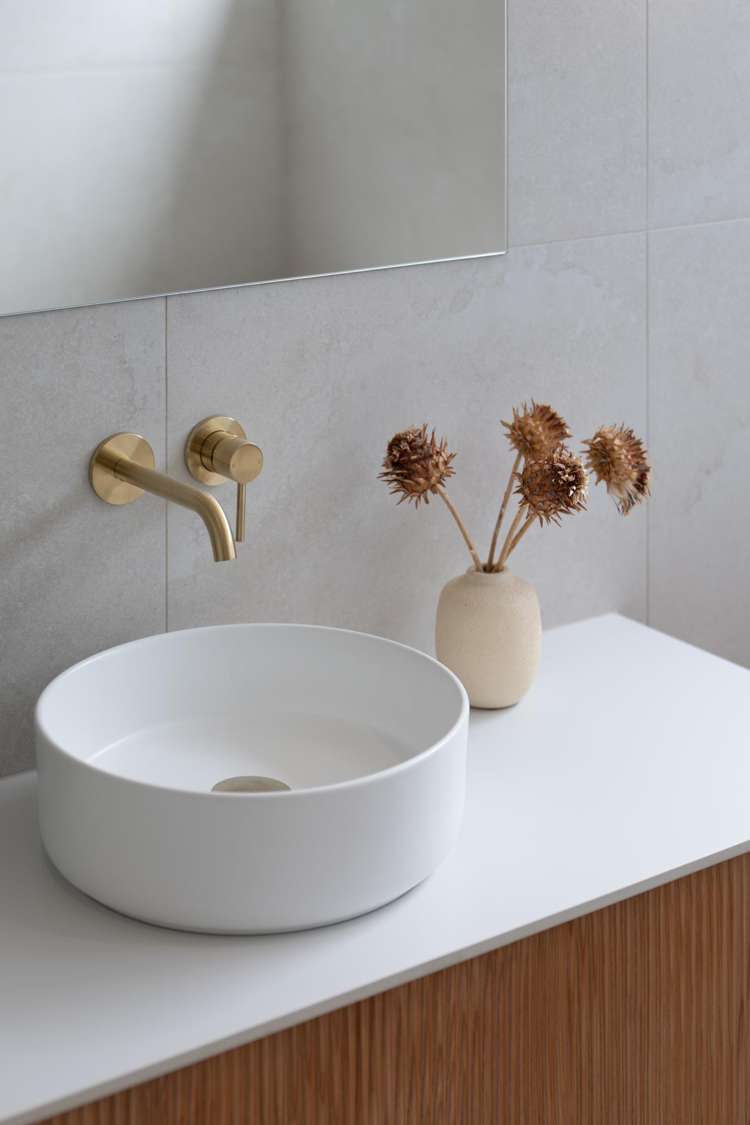 2/1 The Brae Mt Pleasant_19