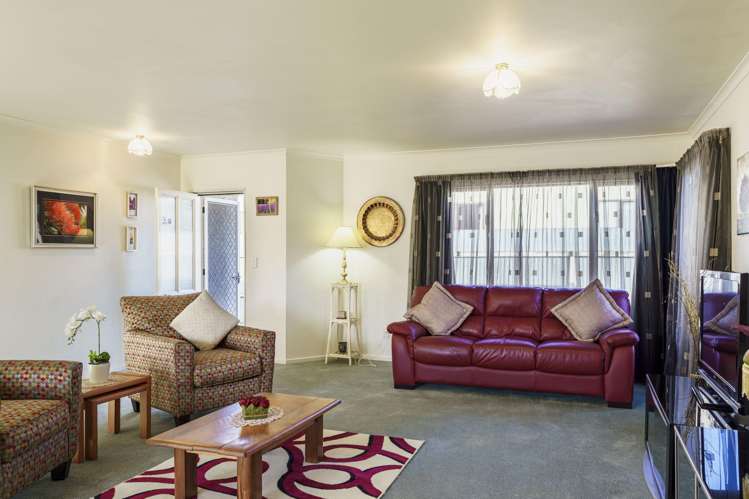 2/50 Nuffield Avenue_3